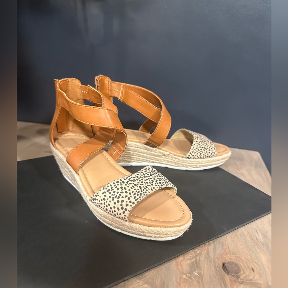 Treasure & Bond Girls Size 3 Brown Leopard Print Wedge, New